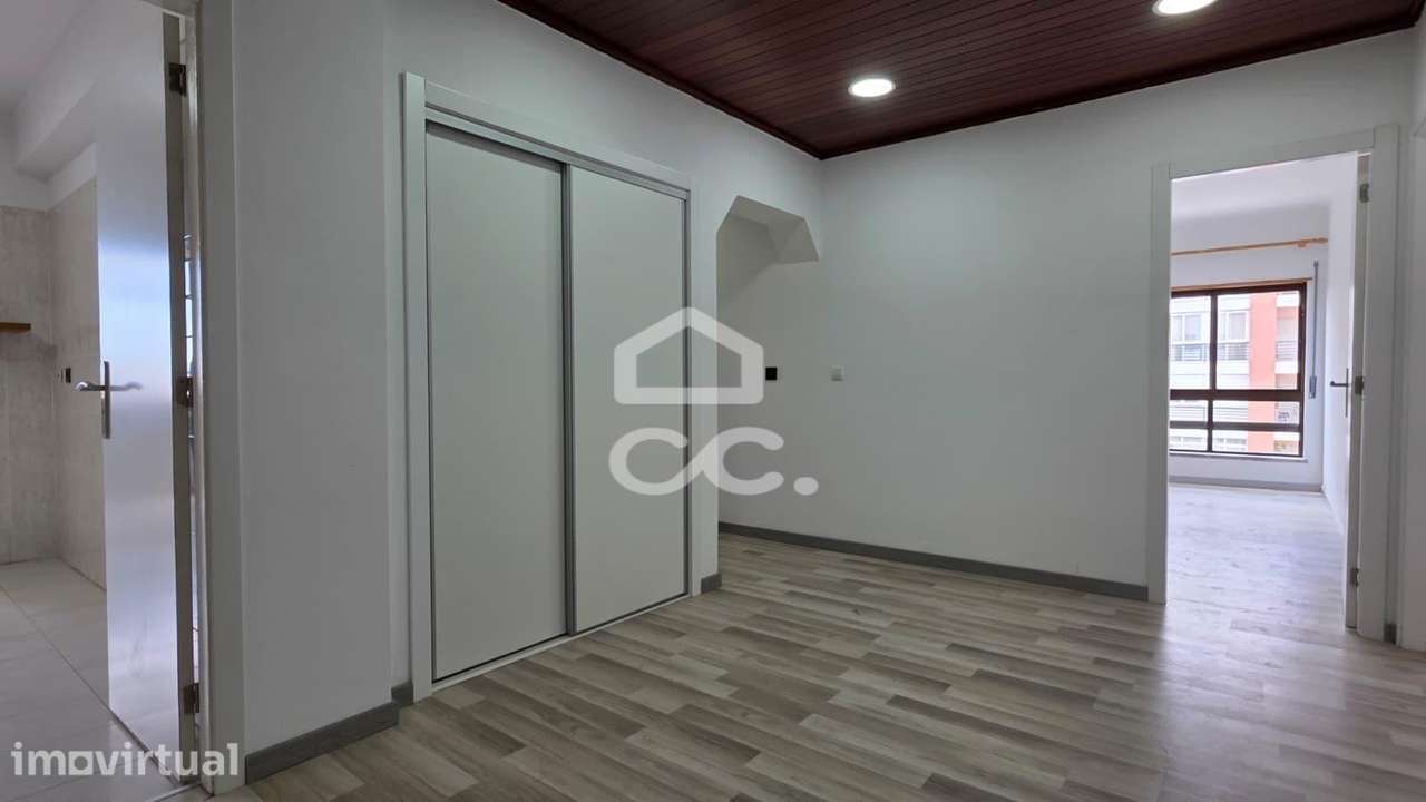 Apartamento T4 com vista para a serra em Setúbal - Grande imagem: 2/28