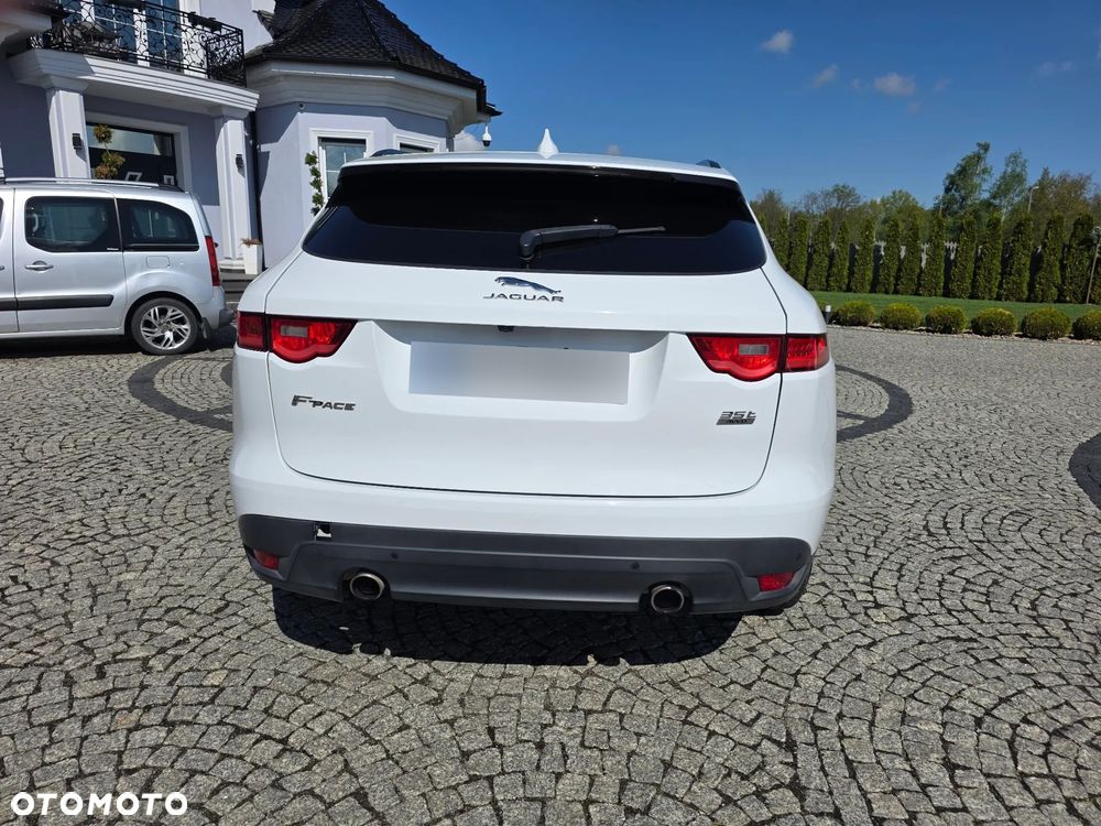 Jaguar F-Pace - 5