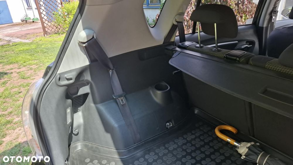 Toyota Verso 1.8 Premium 7os - 16