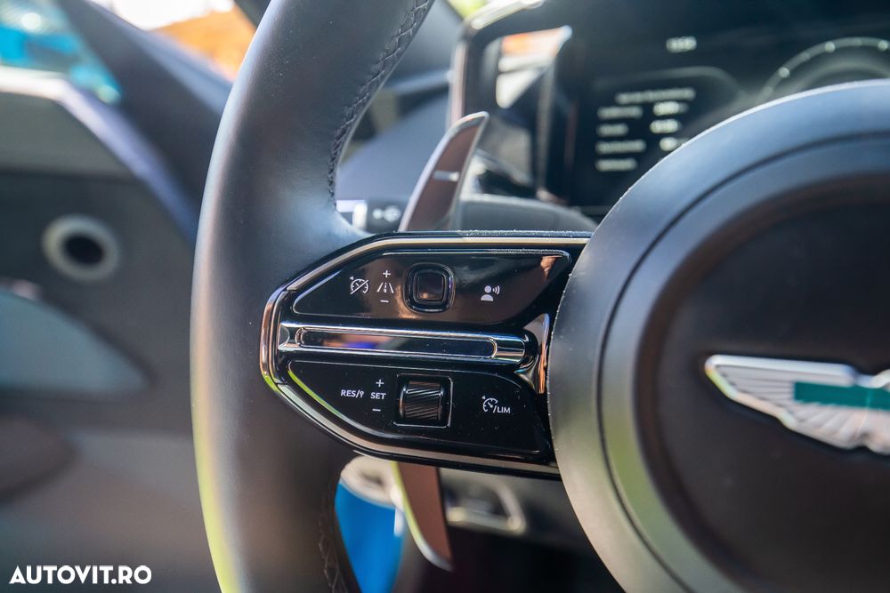 Aston Martin V8 Vantage Standard - 19