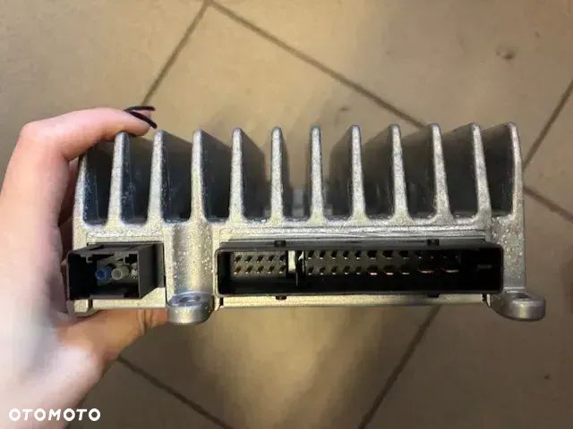 WZMACNIACZ HARMAN MERCEDES W212 A2129002401 - 3
