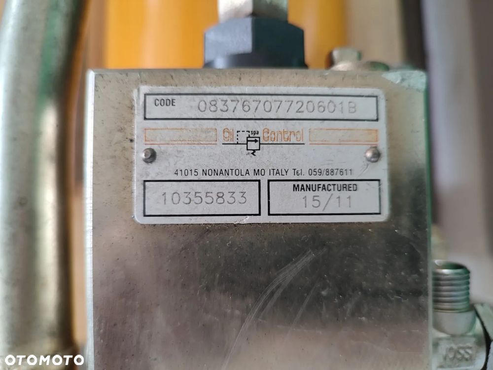 Siłownik hydrauliczny   9284408  Liebherr A 900 C - 13