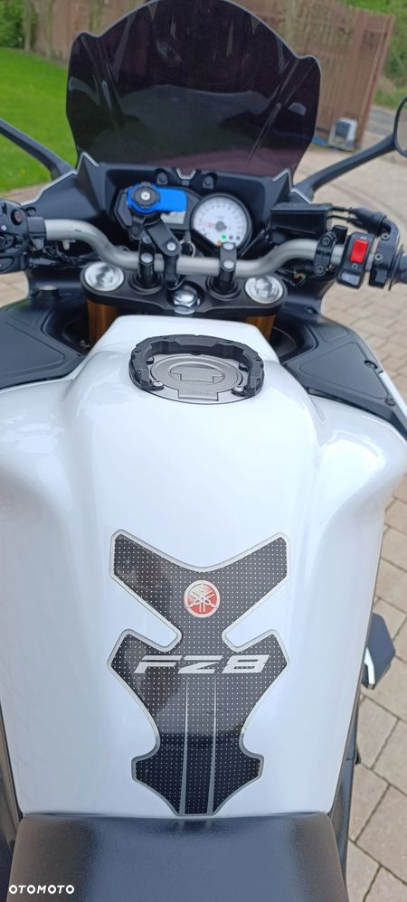 Yamaha FZ8 - 11