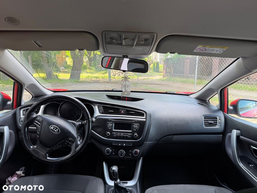 Kia Ceed 1.4 CVVT ISG Dream Team Edition - 11