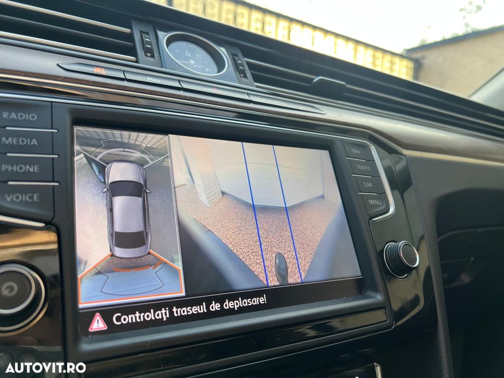 Volkswagen Passat - 34