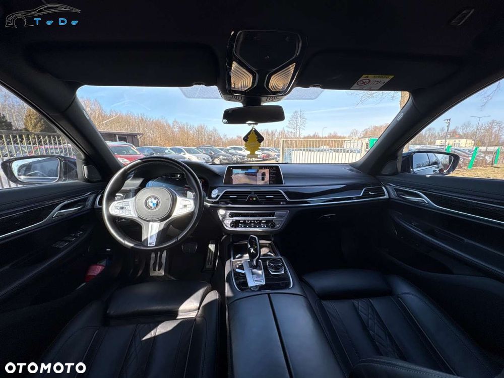 BMW Seria 7 750i xDrive sport - 28