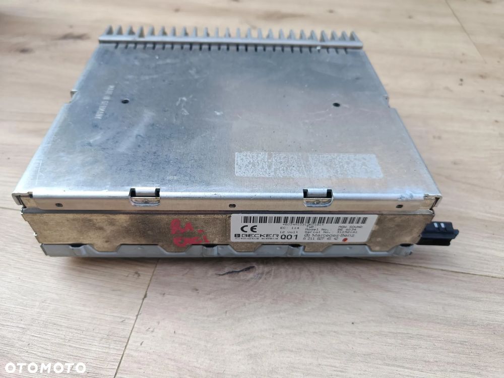 MERCEDES W211 W219 CLS WZMACNIACZ HARMAN A2118274542 - 1