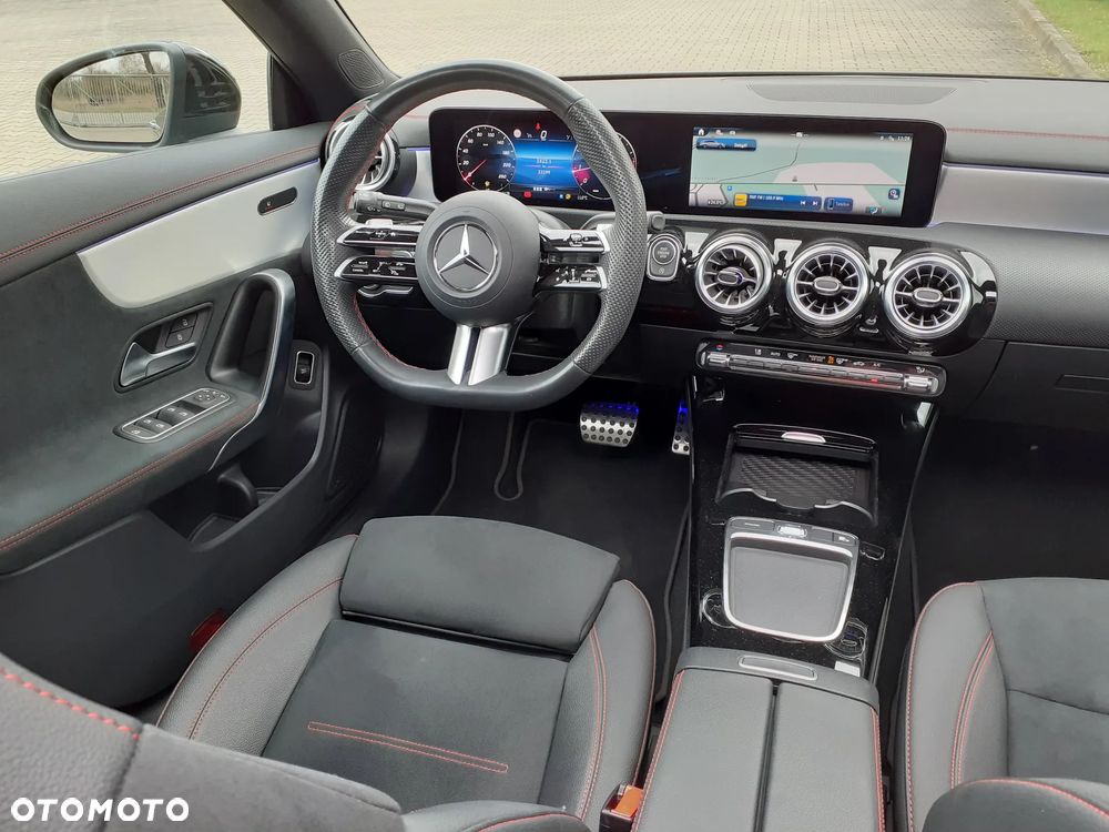 Mercedes-Benz CLA 200 AMG Line 7G-DCT - 31