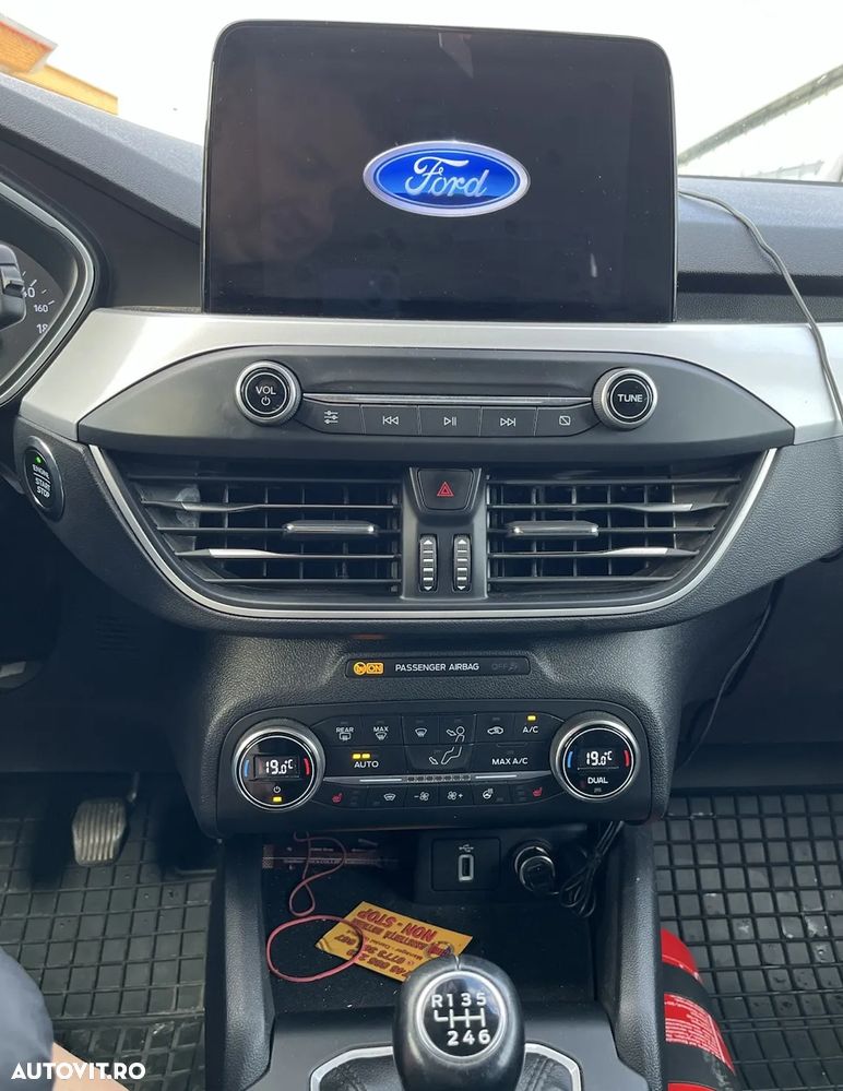 Ford Focus 1.5 EcoBlue Start-Stopp-System COOL&CONNECT - 10