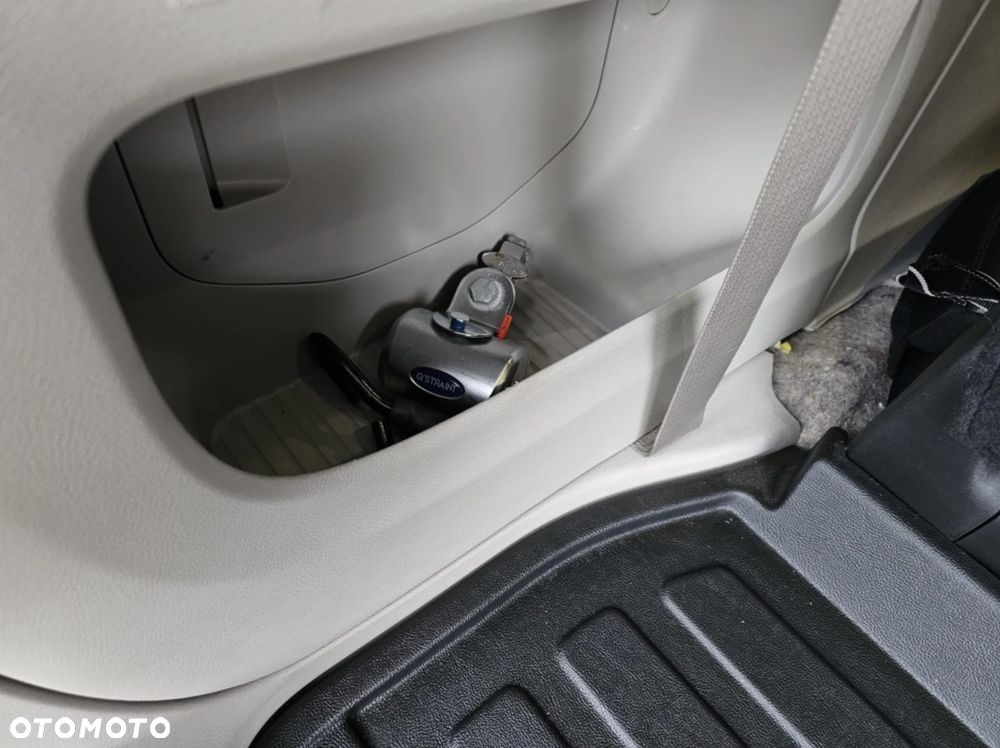 Chrysler Pacifica - 25
