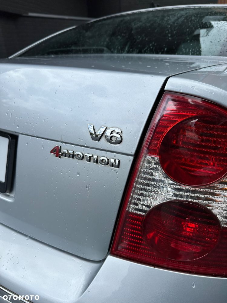 Volkswagen Passat 2.8 V6 4Mot Highline Tiptr - 9