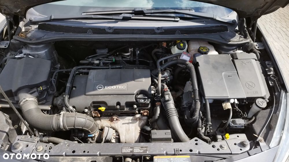Opel Astra 1.4 T Cosmo - 35