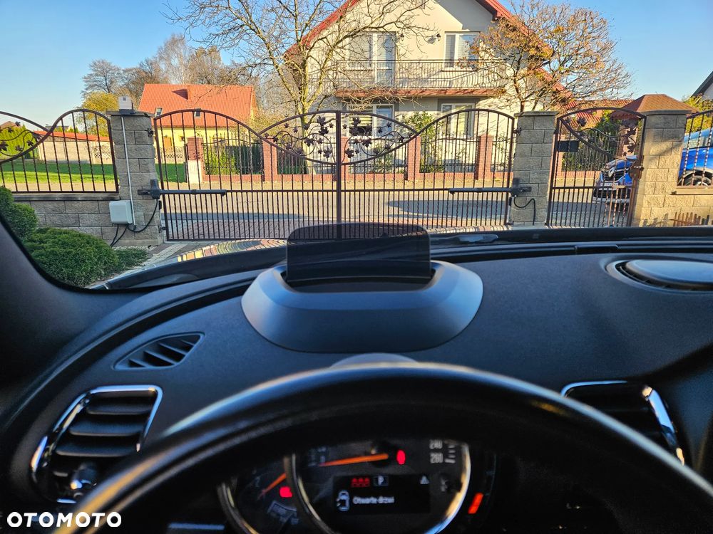 MINI Clubman One Blackyard - 18