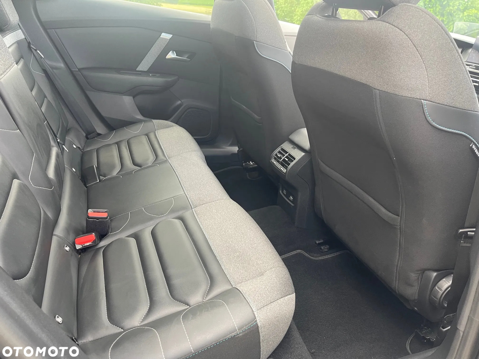 Citroën C4 BlueHDi 130 Stop&Start EAT8 SHINE - 22