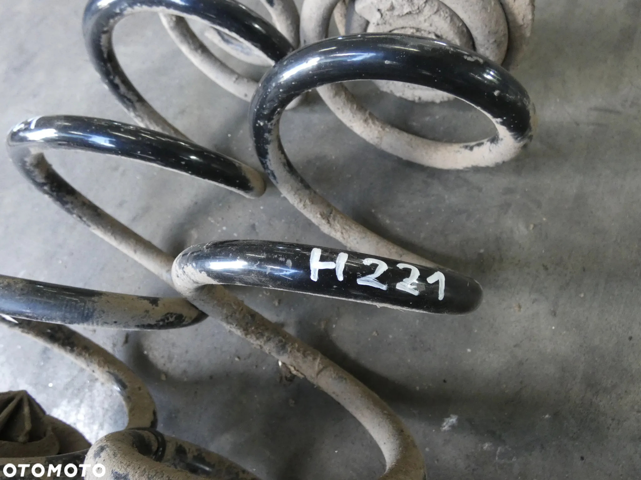 AUDI A4 B9 KOMBI 2.0 SPRĘŻYNY ZAWIESZENIA TYŁ TYLNE KOMPLET 8W0511115 H221 - 3