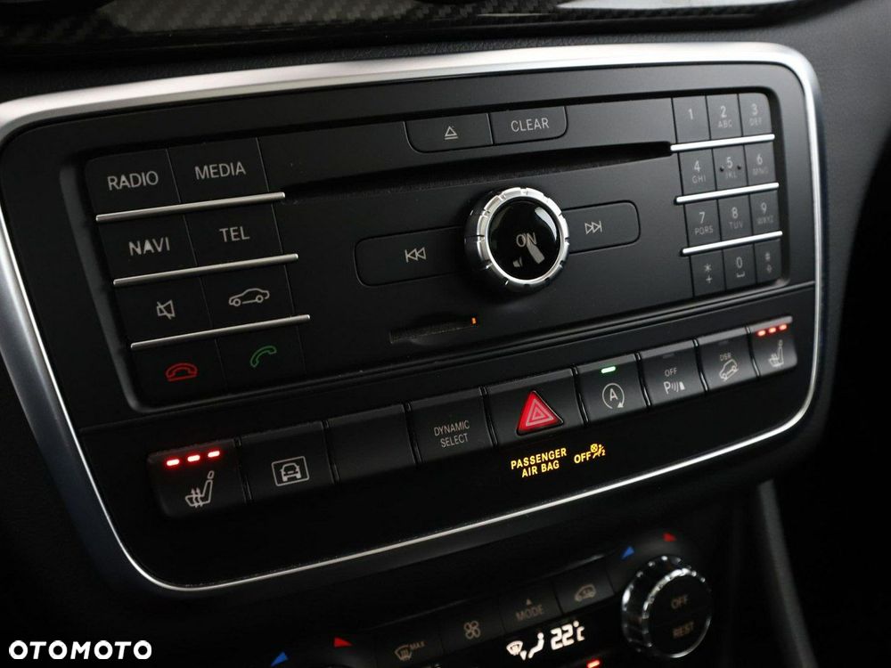 Mercedes-Benz GLA 250 4-Matic Urban - 28