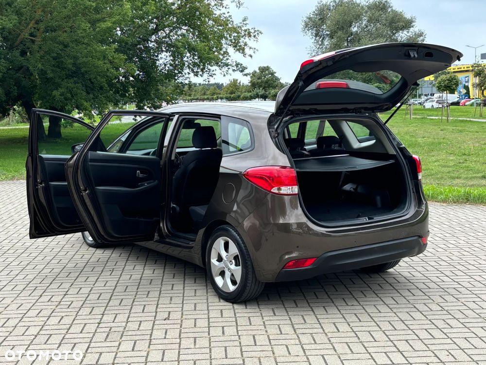 Kia Carens 1.6 GDI Attract - 13