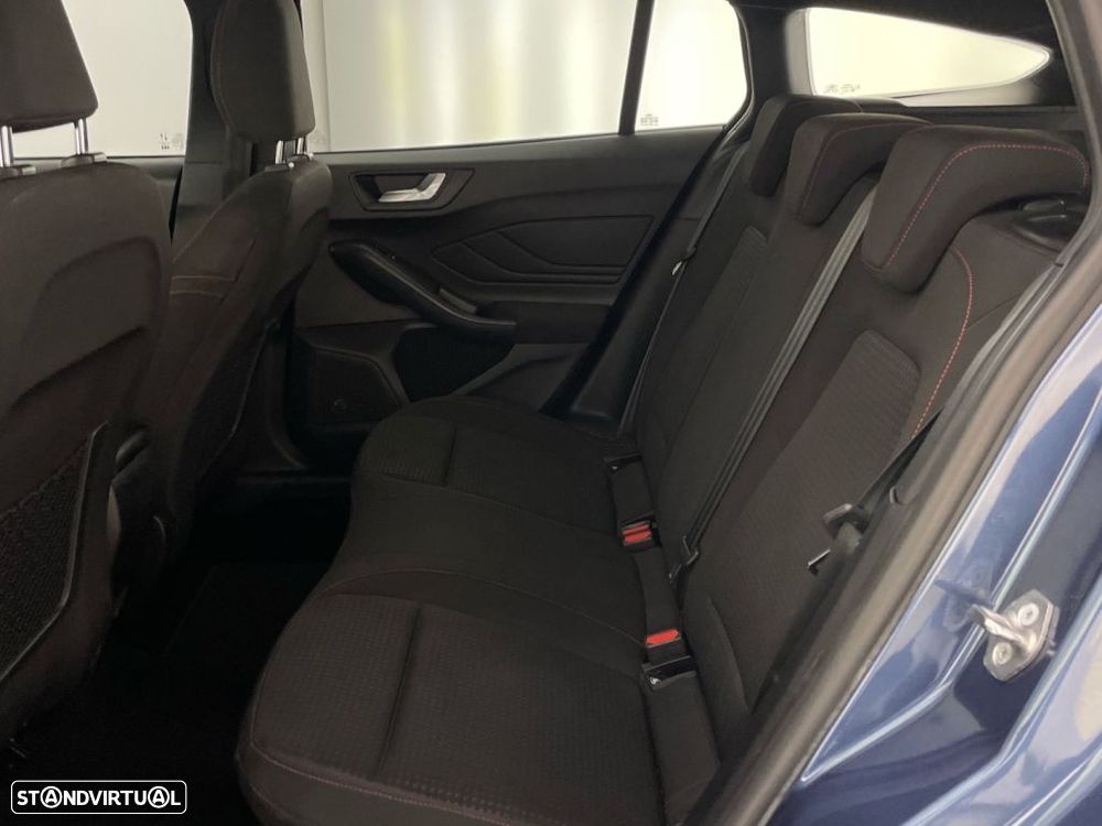 Ford Focus 1.0 EcoBoost MHEV ST-Line - 12