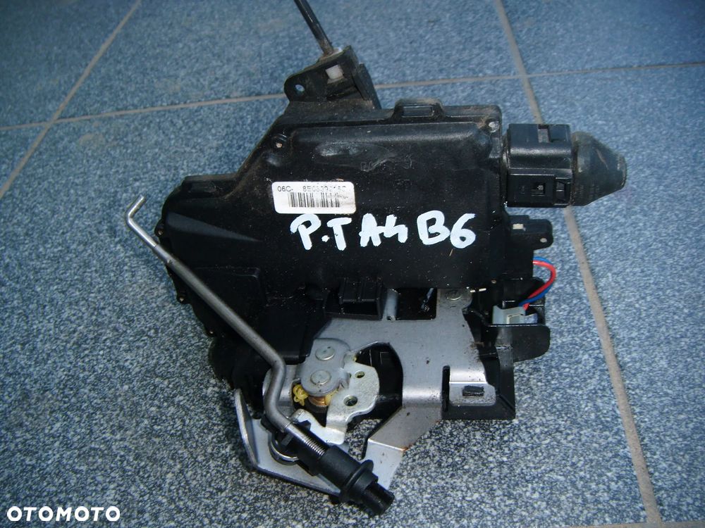 audi a4 b6 zamek drzwi prawy tył - 1