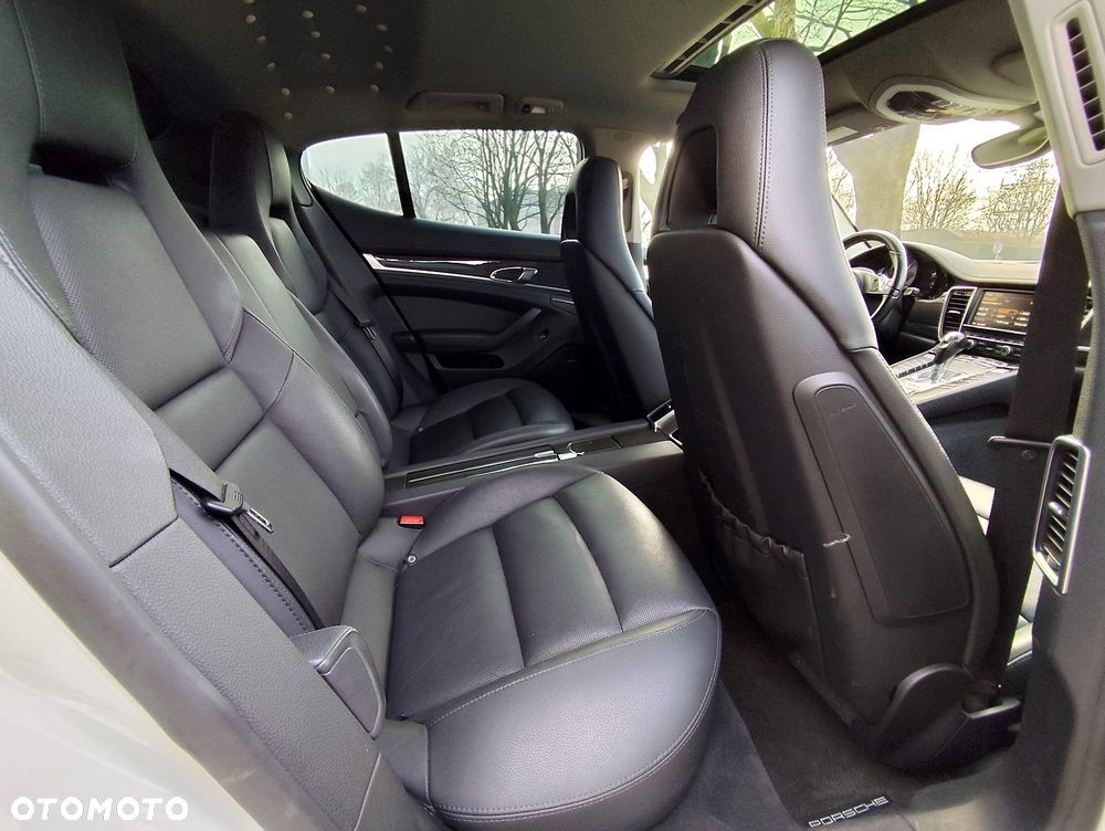 Porsche Panamera 4S PDK - 9