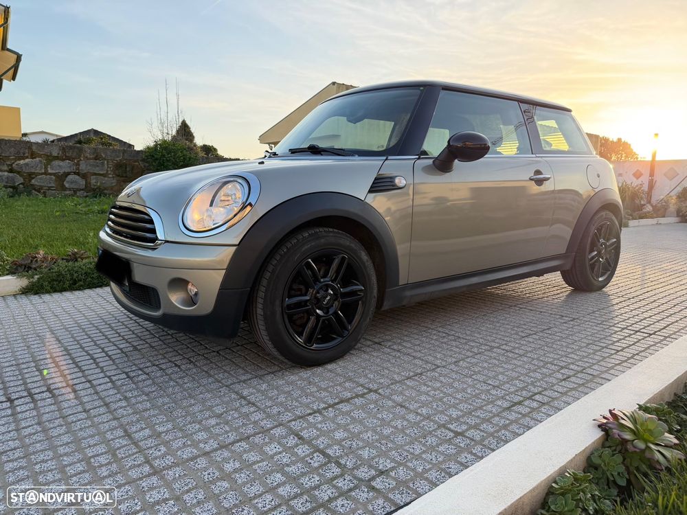 MINI 3 Portas One - 1