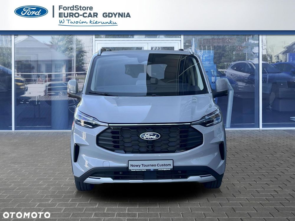 Ford Tourneo Custom - 2