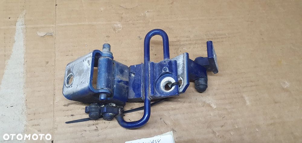Zawias zawiasy drzwi prawy tył para VW Passat B6 - 4