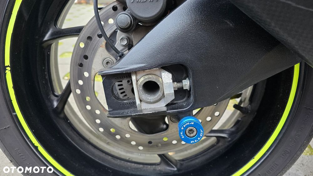 Suzuki GSX 1000 - 11