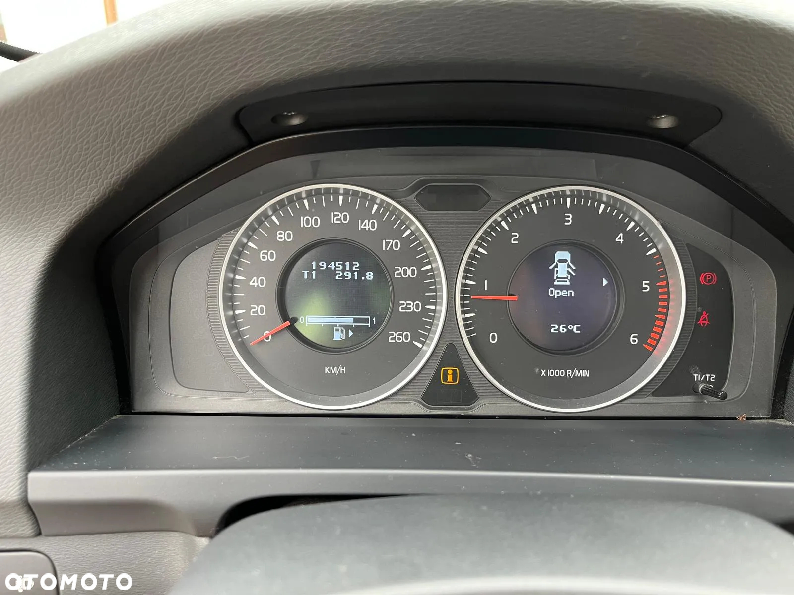 Volvo V60 D4 R-Design - 8