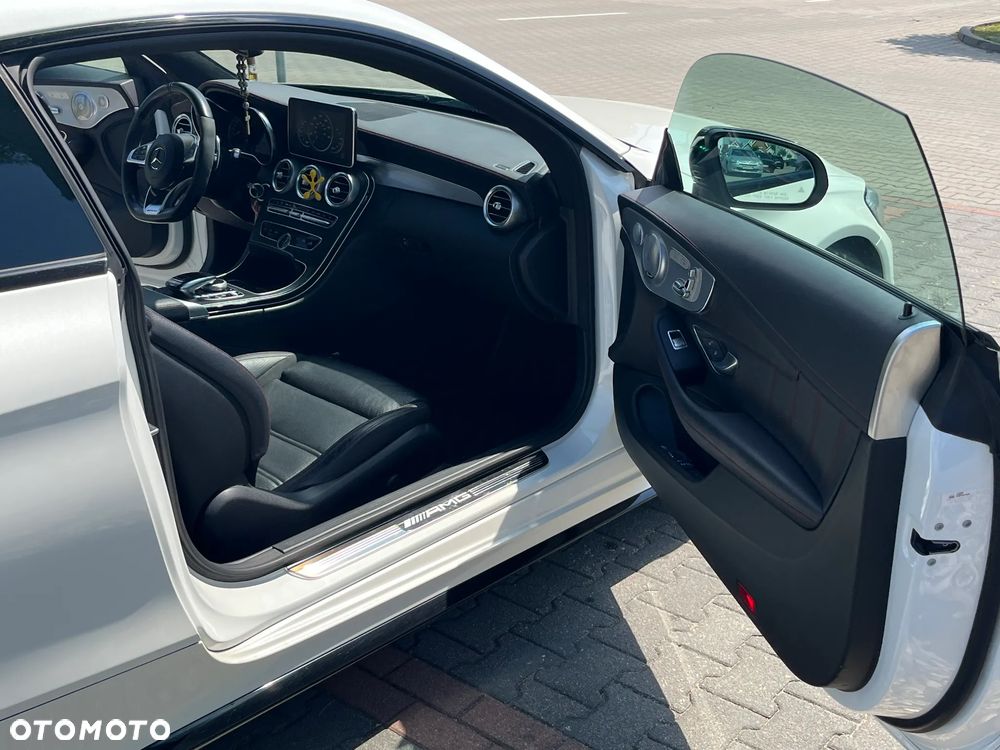 Mercedes-Benz Klasa C AMG 43 4Matic 9G-TRONIC - 11