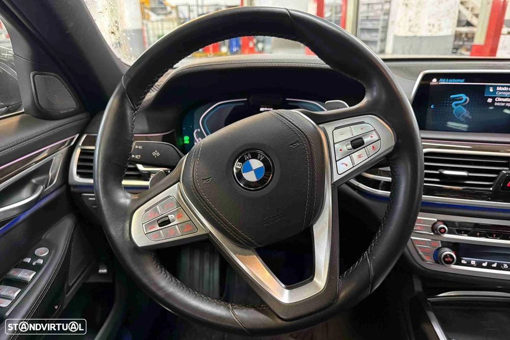 BMW 745 e iPerformance Pack M Auto - 13