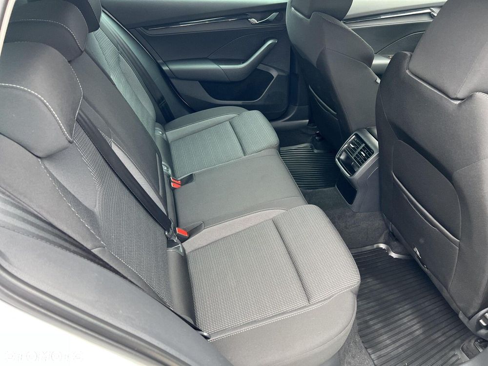 Skoda Octavia 2.0 TDI Ambition DSG - 11