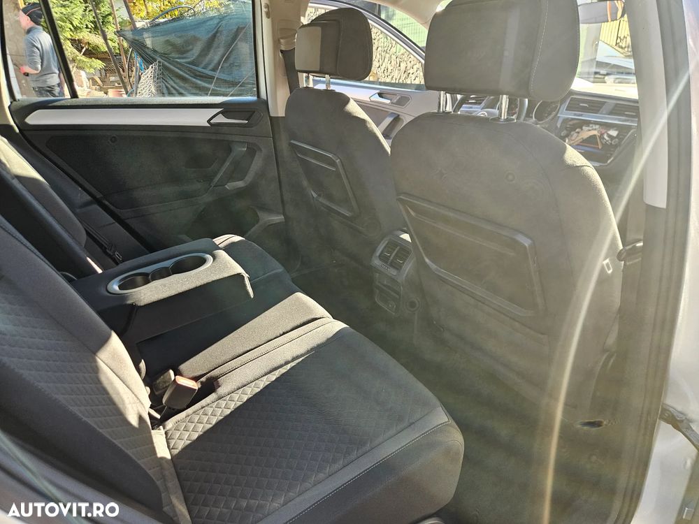 Volkswagen Tiguan - 12
