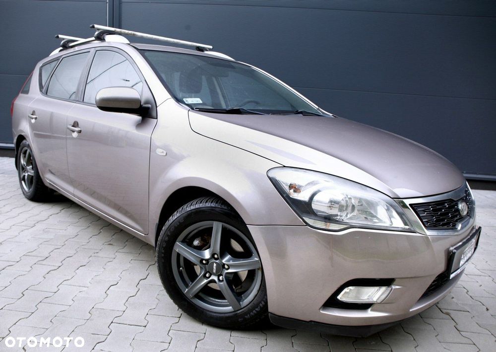 Kia Ceed - 23