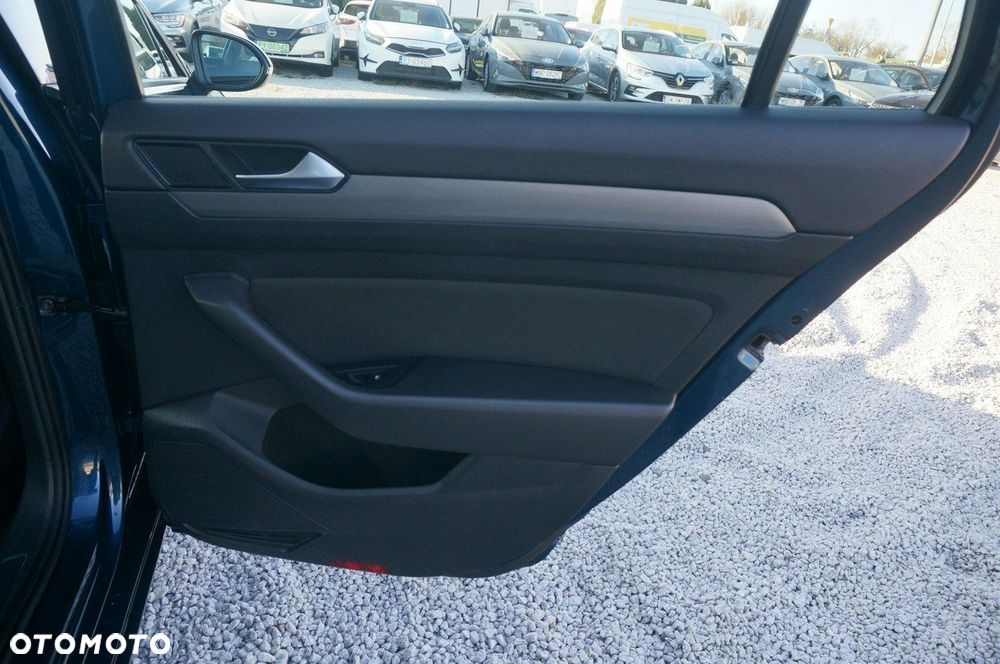 Volkswagen Passat Variant 2.0 TDI EVO Essence - 30