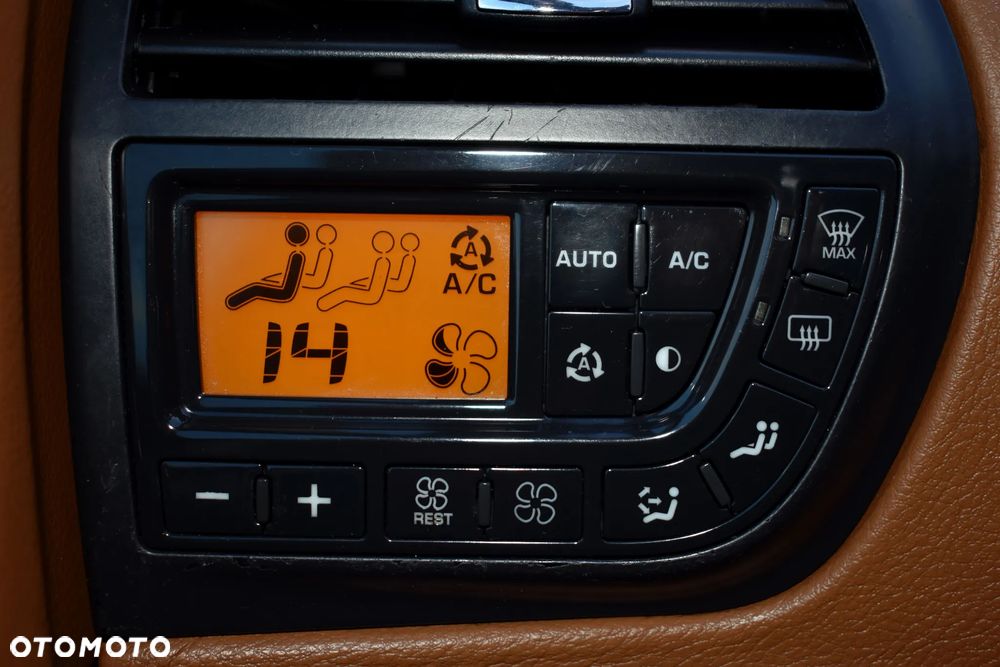 Citroën C4 Grand Picasso 2.0 HDi FAP Exclusive - 31