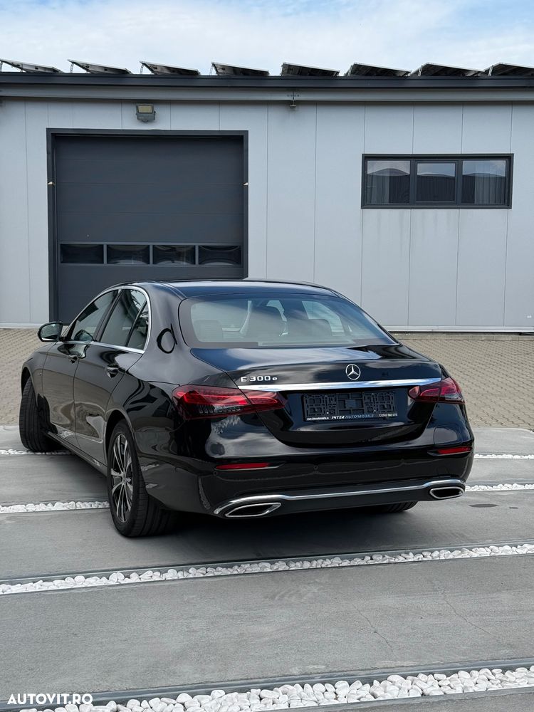 Mercedes-Benz E - 10