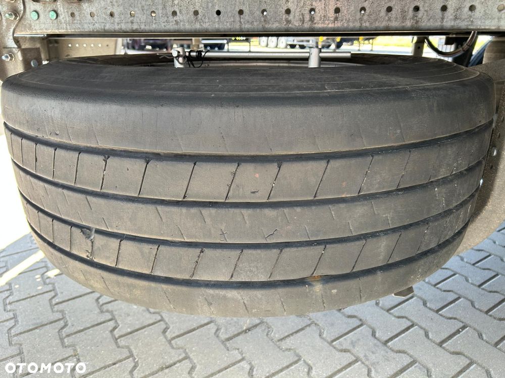 Schmitz Cargobull ThermoKing SLXi300; DOST; Uchwyty promowe, Paleciara - 14