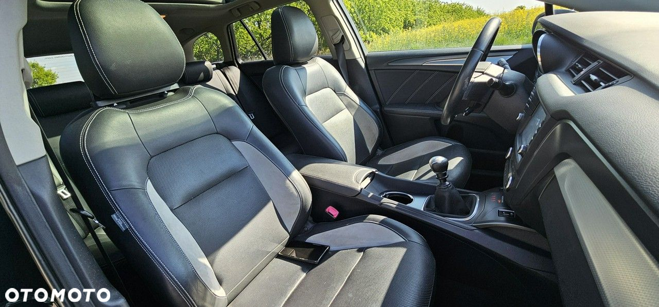 Toyota Avensis - 23