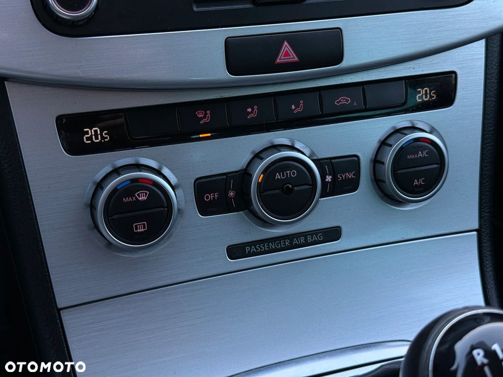 Volkswagen CC 2.0 TDI BlueMotion Technology - 23