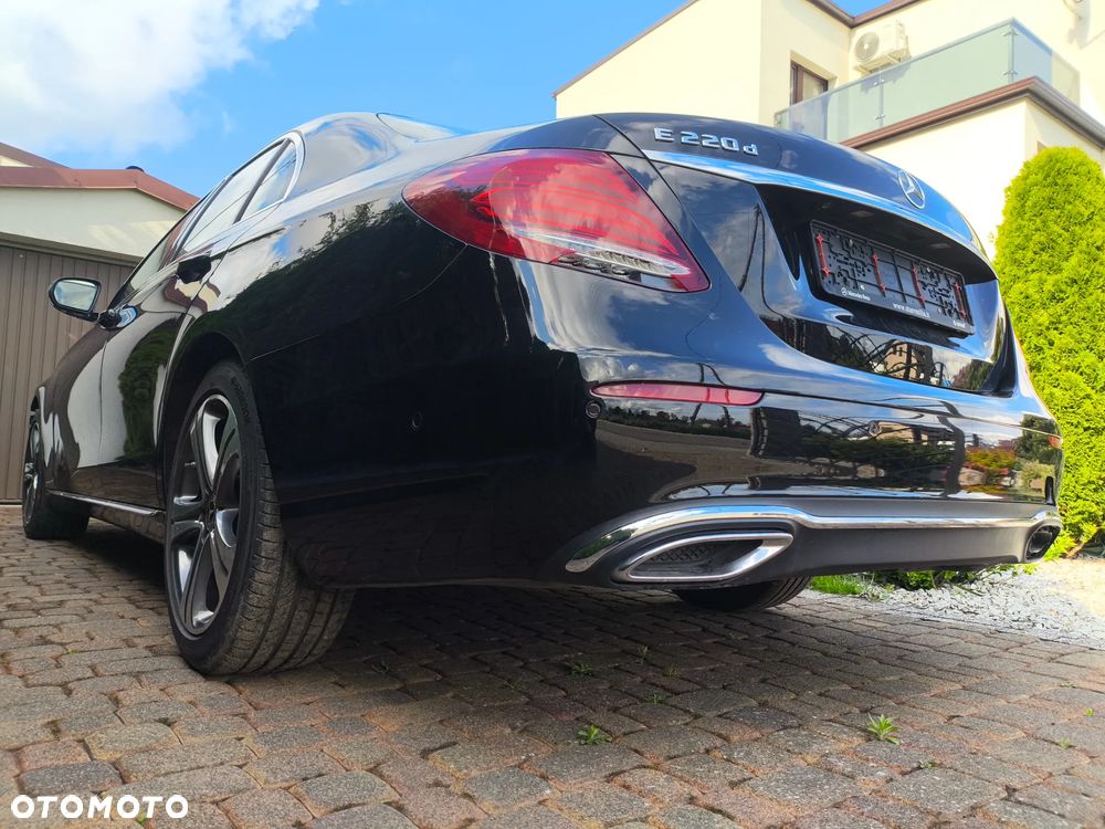 Mercedes-Benz Klasa E 220 d 9G-TRONIC Exclusive - 3