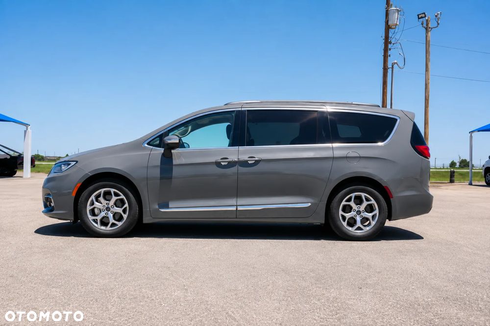 Chrysler Pacifica - 3