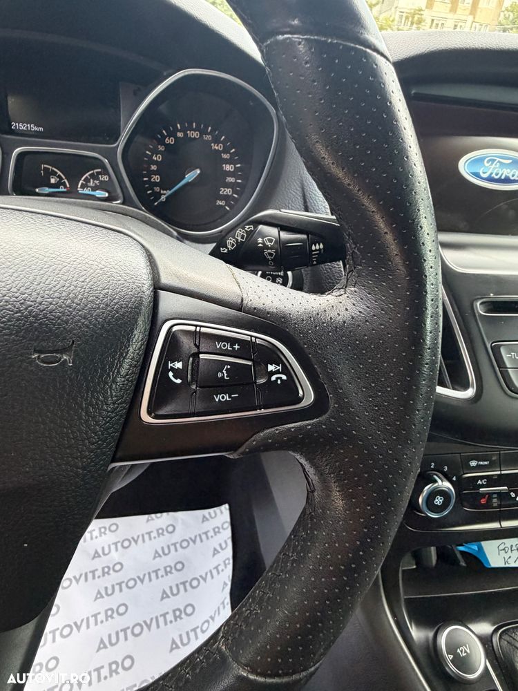 Ford Focus - 24
