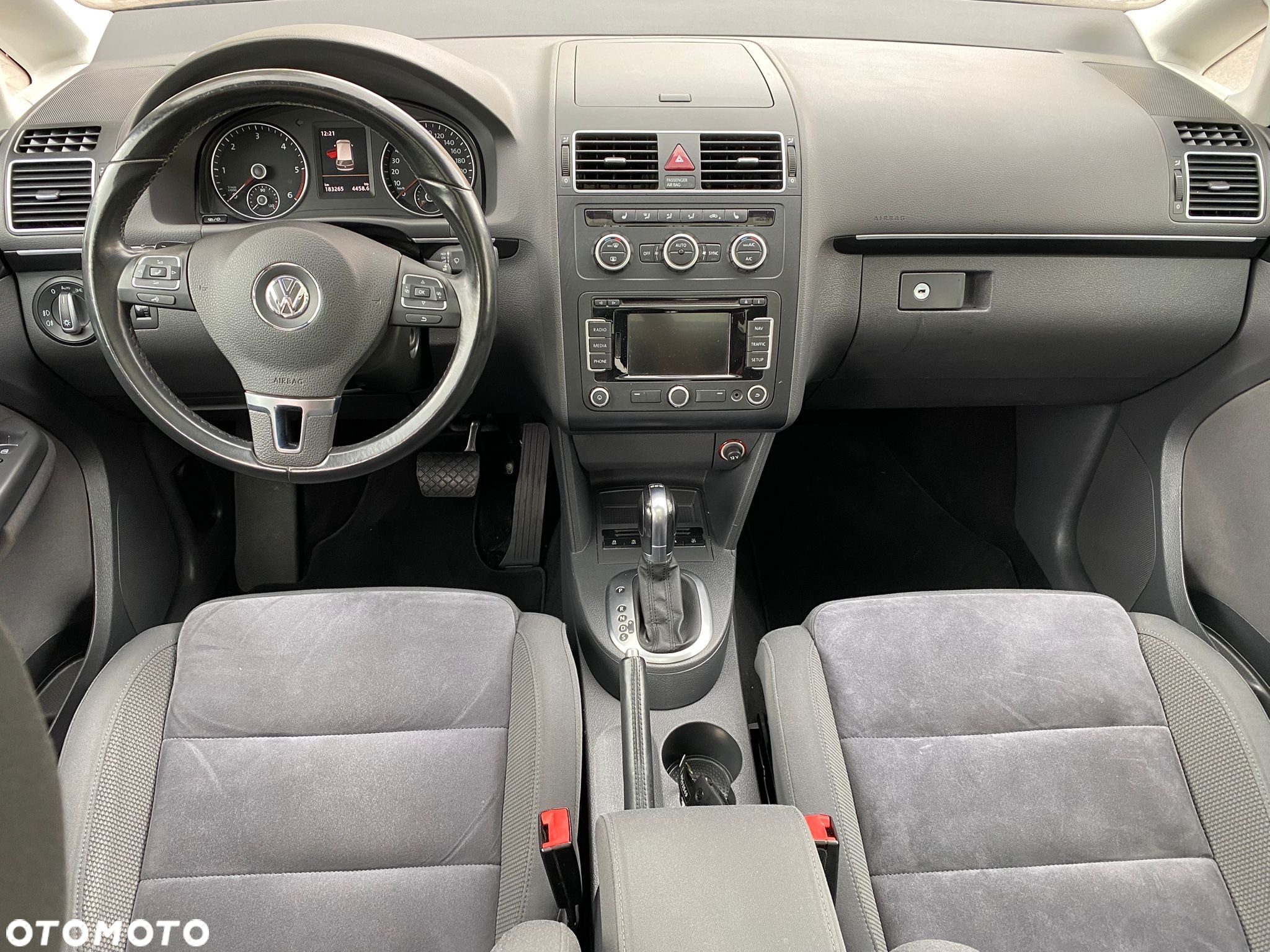 Volkswagen Touran 1.6 TDI DPF Comfortline DSG - 11
