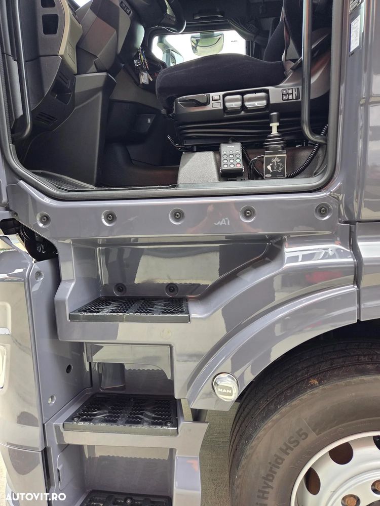 MAN TGX 18.510, 2023,126.353, AUTOMATA+RETARDER, 2 paturi, Cab inalta si lata cu SPOILERE, KIT BASCULARE, FRIGIDER, rulata in GERMANIA, Carte Identitate RAR, rezervor 600l aluminiu, volan piele, CA NOU, posibilitate leasing 4 ani-PROMOTIE 66.900 EUR+Tva - 17