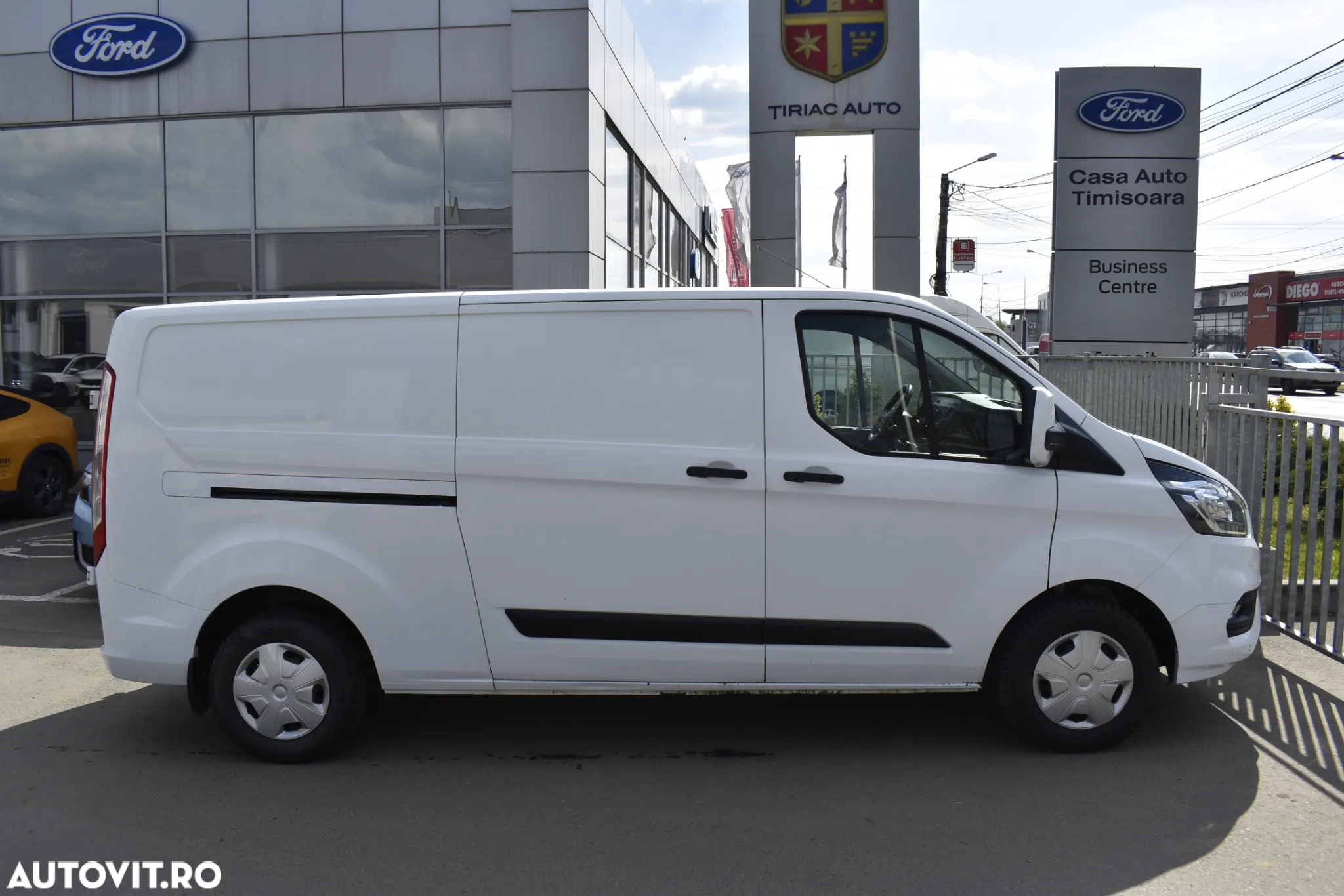 Ford Transit Custom 300 L2H1 Trend Furgon - 10