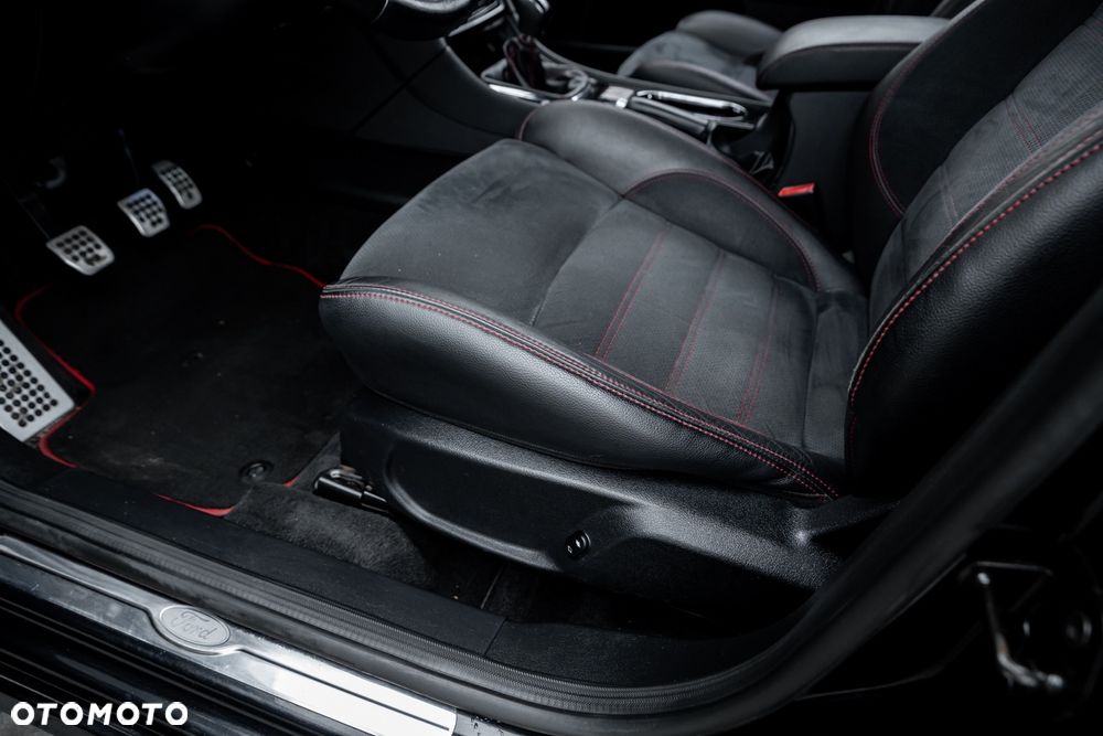 Ford Mondeo 2.5 Titanium S - 17