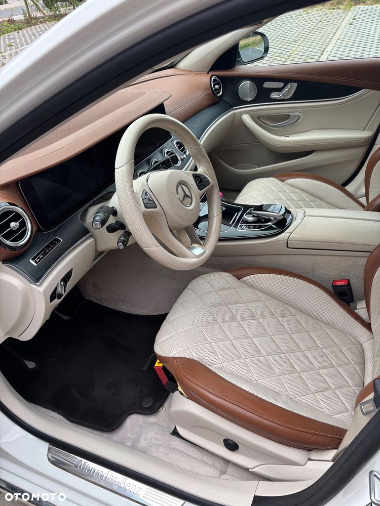 Mercedes-Benz Klasa E 250 9G-TRONIC - 8