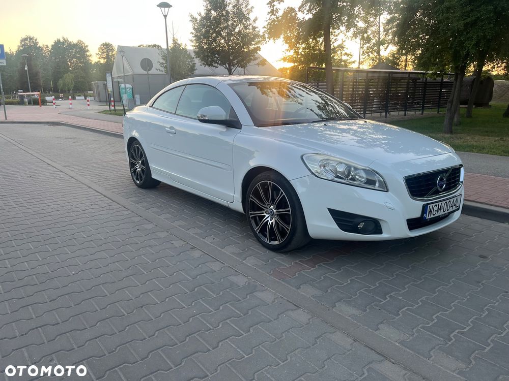 Volvo C70 D3 Momentum - 13
