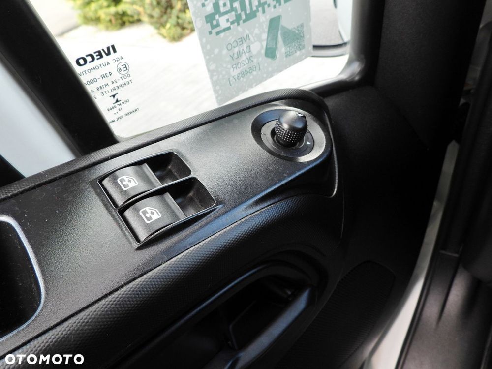 Iveco DAILY 35C16 KONTENER WINDA 8 PALET TEMPOMAT BLIŹNIACZE KOŁA KLIMATYZACJA  160KM - 28